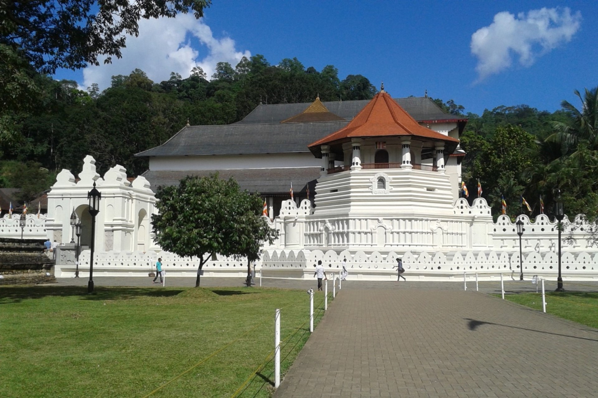 Kandy cultural heritage Temple of Tooth Relic sacred Buddhist site