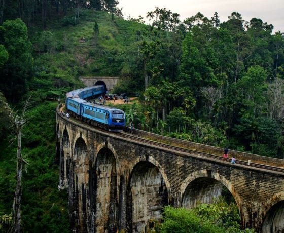 Ella Nine Arch Bridge tea plantations Sri Lanka