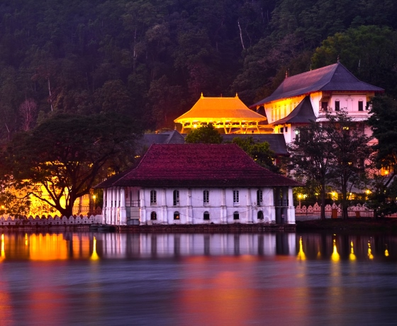 Kandy lake Sri Lanka scenic